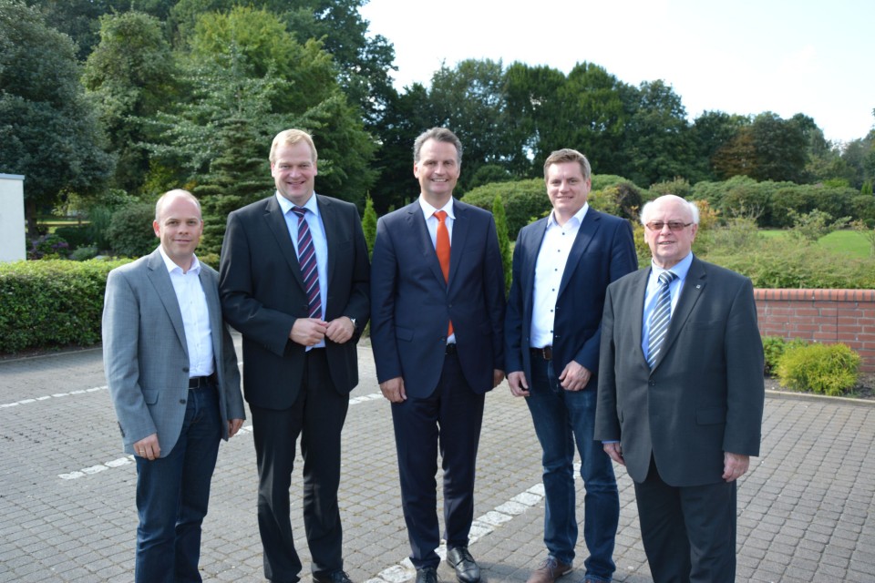 Im Gesprch ber die innere Sicherheit: Kreisvorsitzender Markus Silies, Bundestagsabgeordneter Albert Stegemann, Staatssekretr Dr. Gnter Krings, stellvertretender Vorsitzender Klaus Hemme und Landtagsabgeordneter Heinz Rolfes.